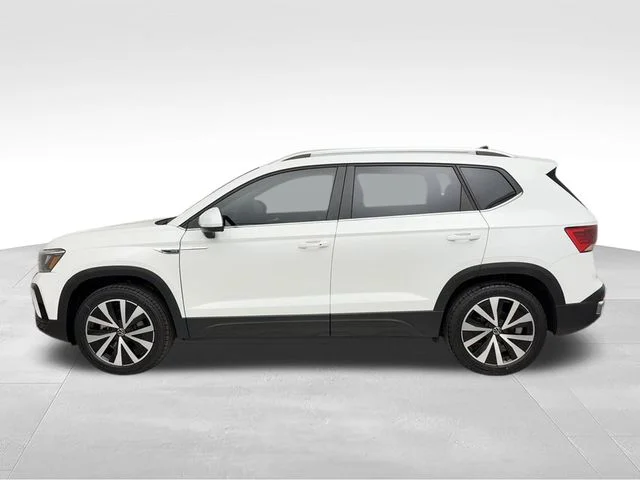 Used 2023 White Volkswagen 1.5T SE image 5