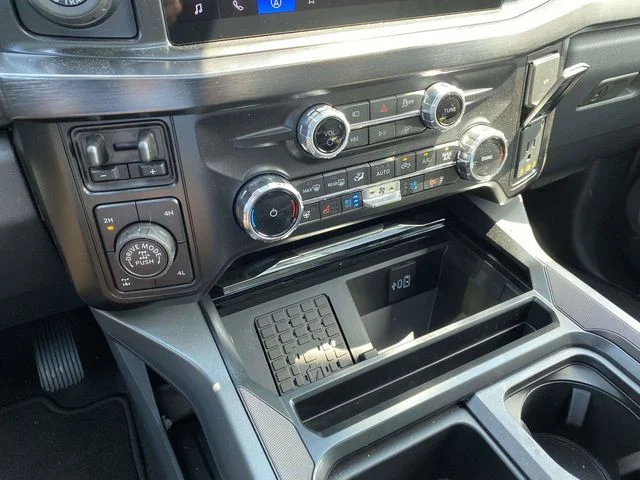 New 2026 Agate Black Metallic Ford Lariat image 19