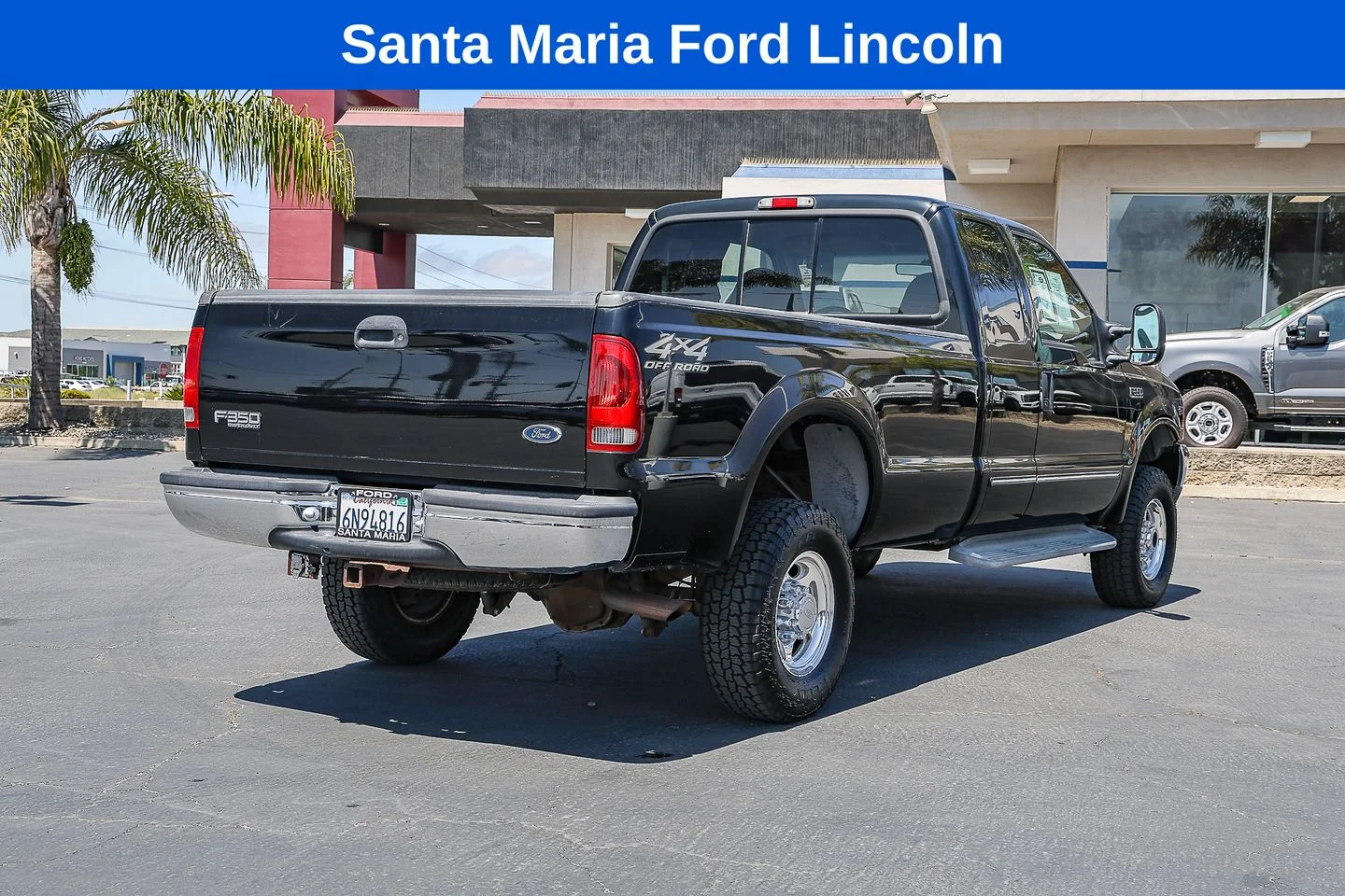 Used 2000 Black Ford Lariat image 4