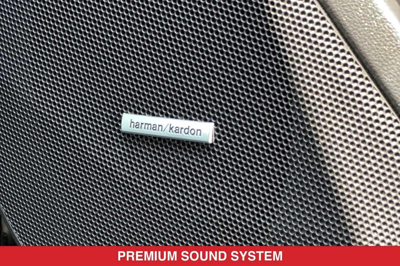 Used 2022 Crystal Black Pearl Subaru Limited image 32