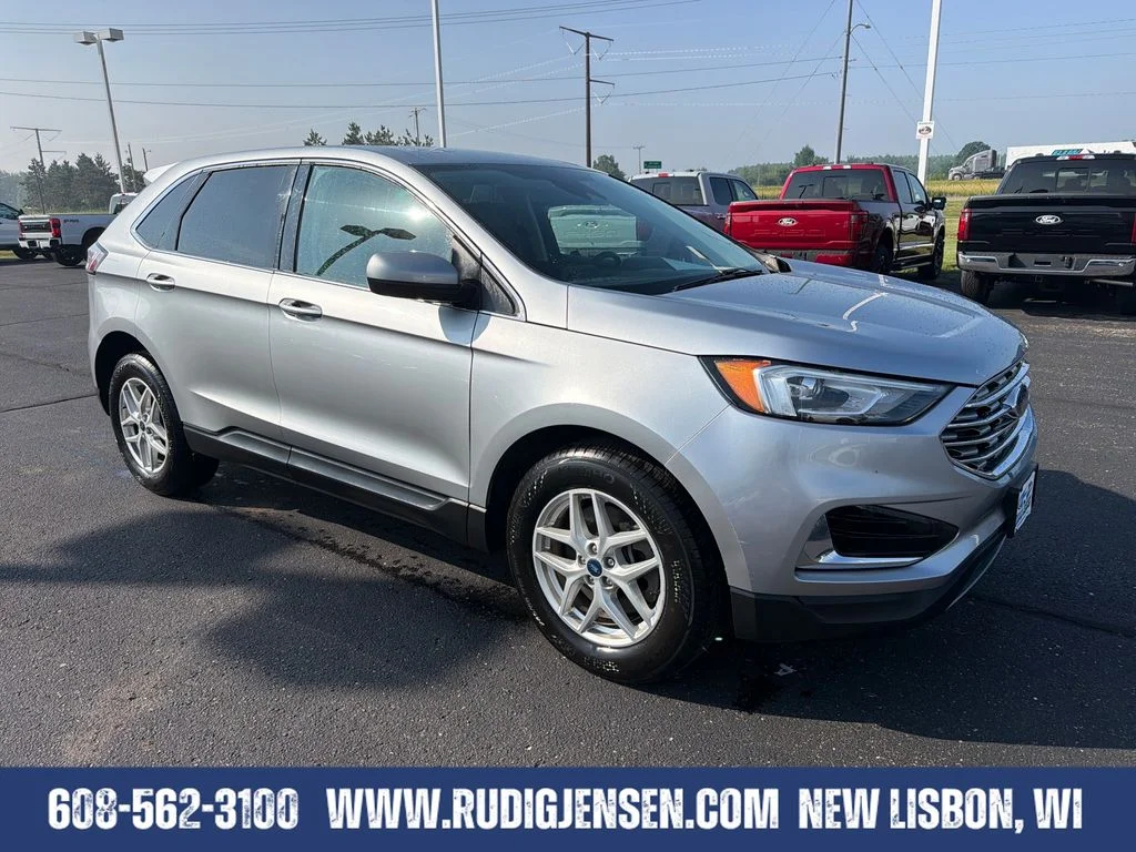 Used 2022 Silver Ford SEL image 7