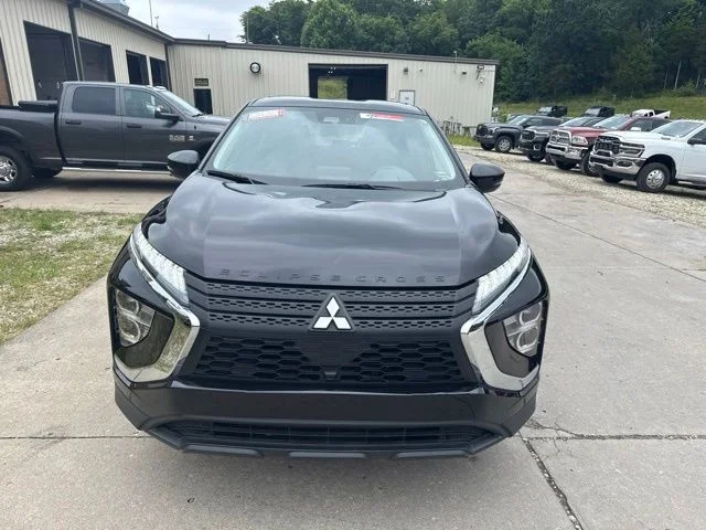 Used 2024  Mitsubishi  image 2