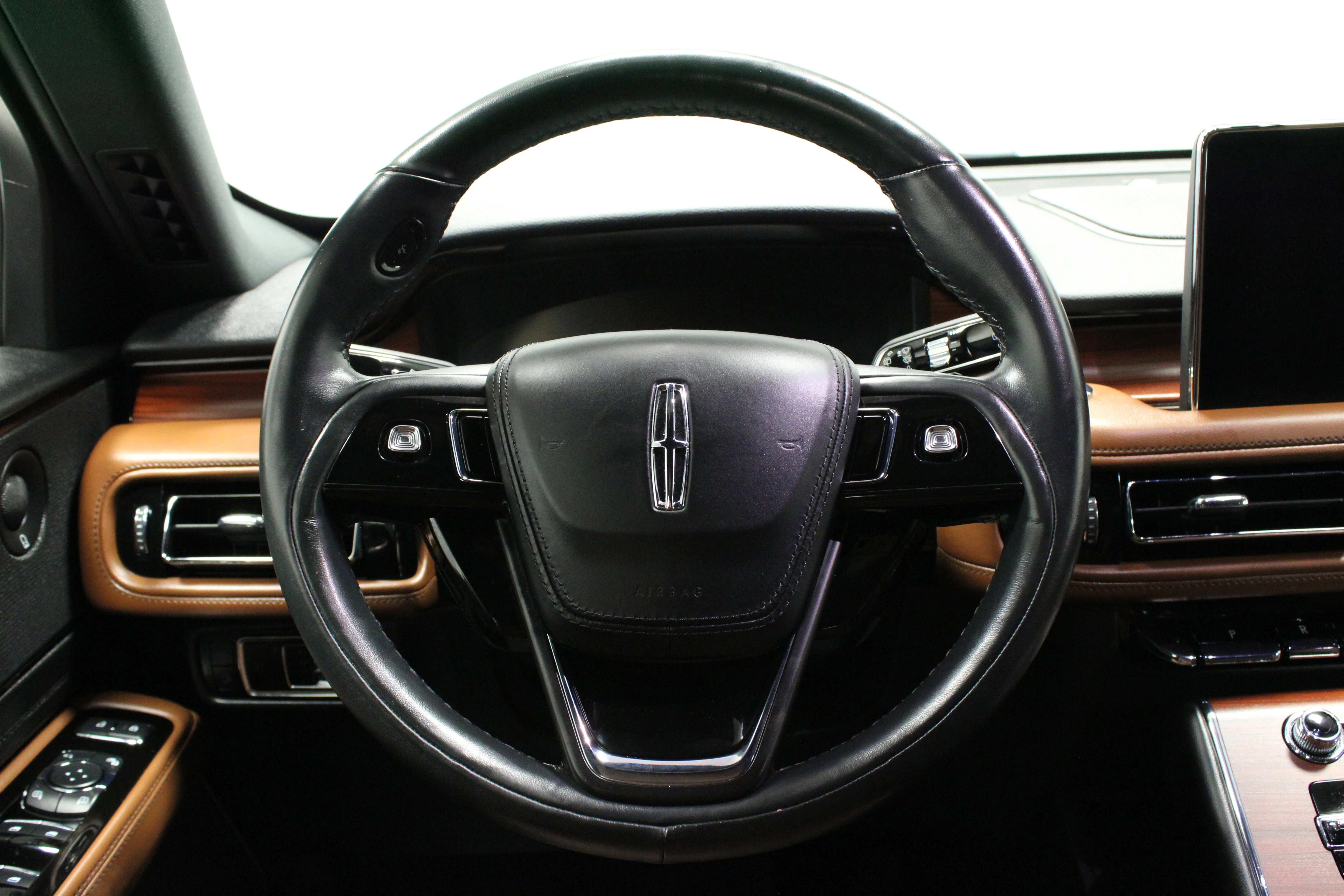 Used 2023 Black Metallic Lincoln Grand Touring image 23
