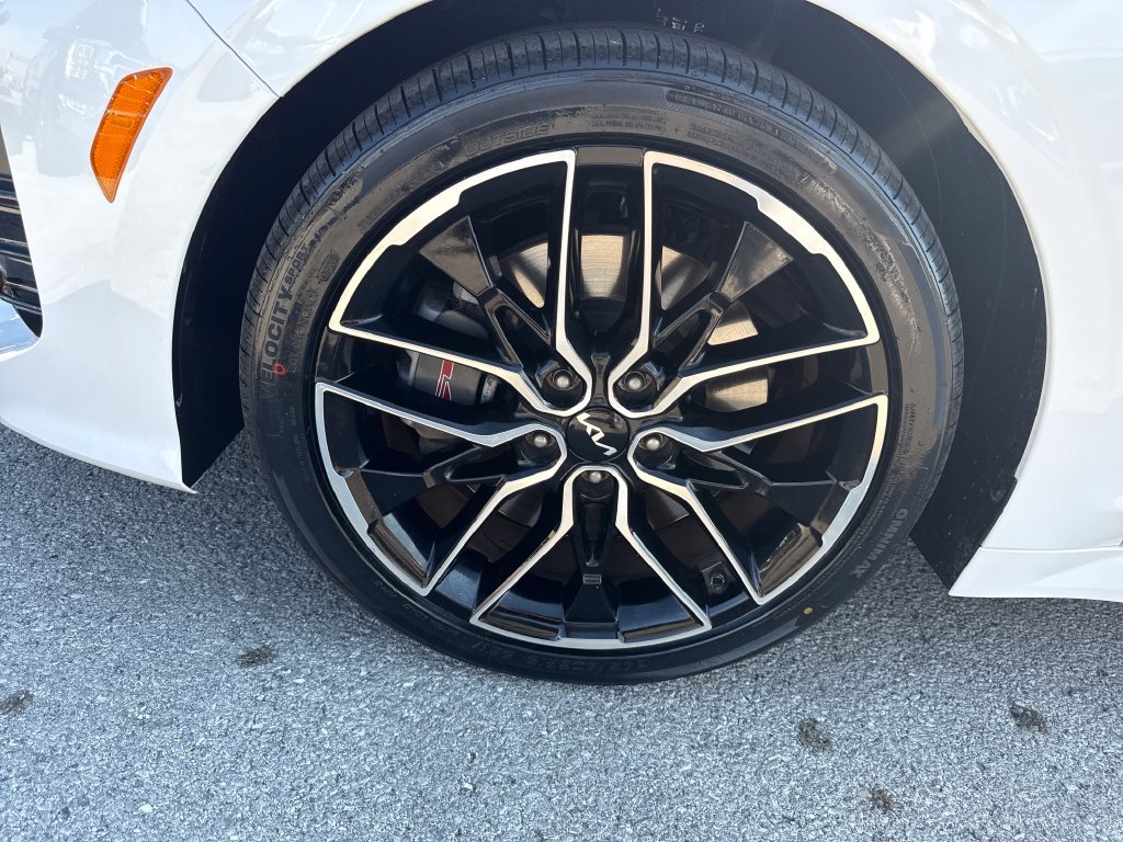 Used 2024 White Kia GT image 10