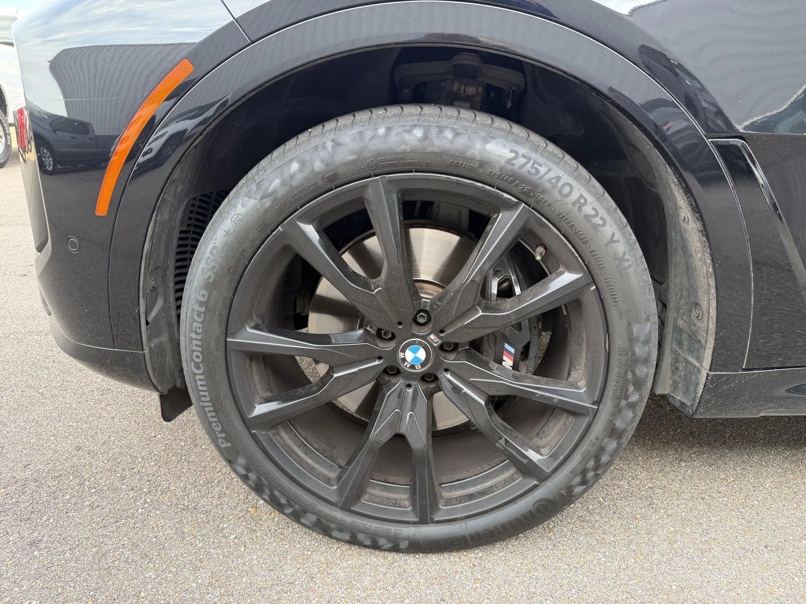 Used 2025 Black Sapphire Metallic BMW M60i image 26