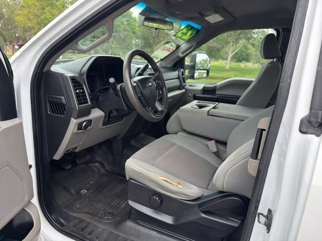 Used 2019 Oxford White Ford XL image 21