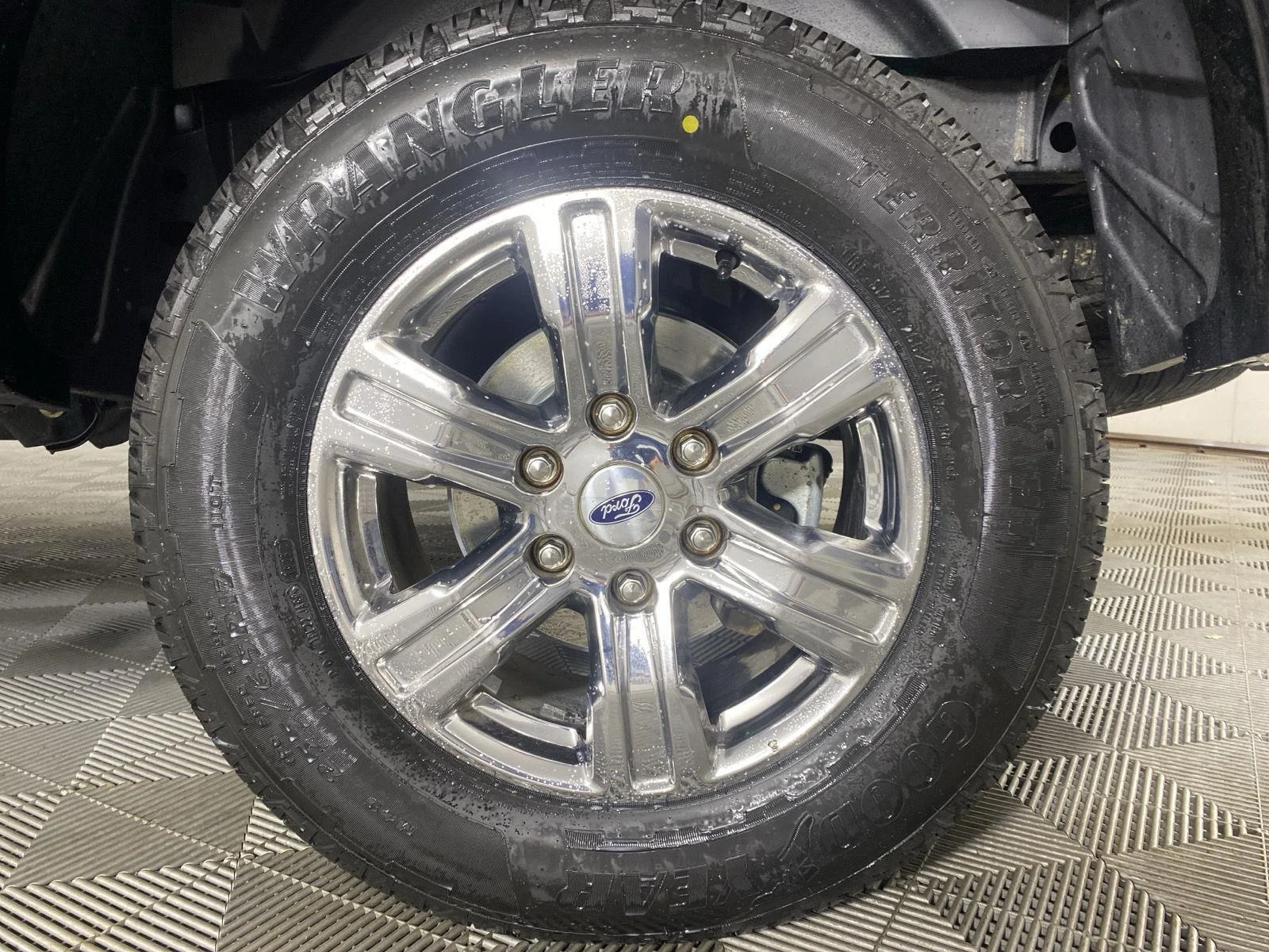 Used 2023 Shadow Black Ford XLT image 19