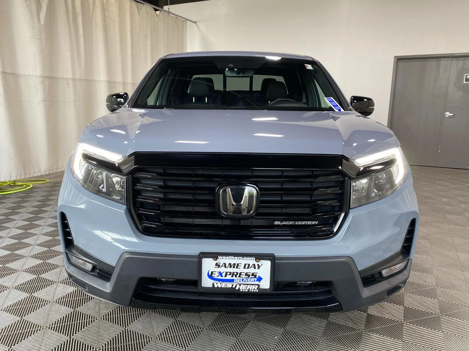 Used 2022 Sonic Gray Pearl Honda Black Edition image 4