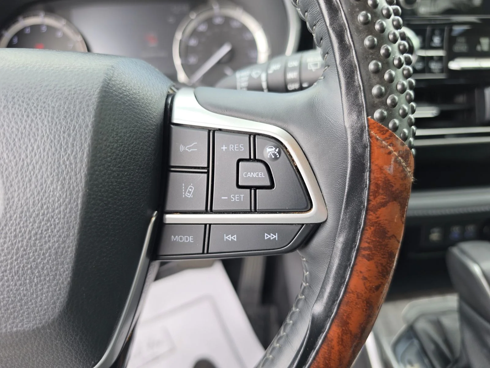Used 2022 Silver Toyota Limited image 38