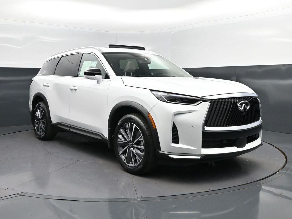 New 2027 RADIANT WHITE INFINITI Luxe FWD image 9