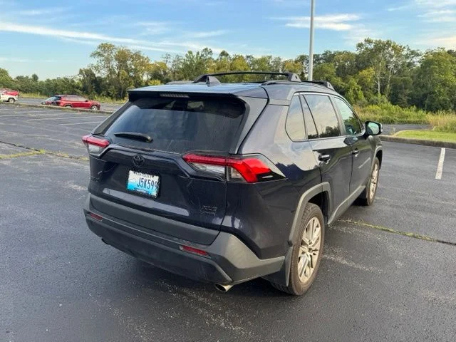 Used 2024  Toyota XLE Premium image 3