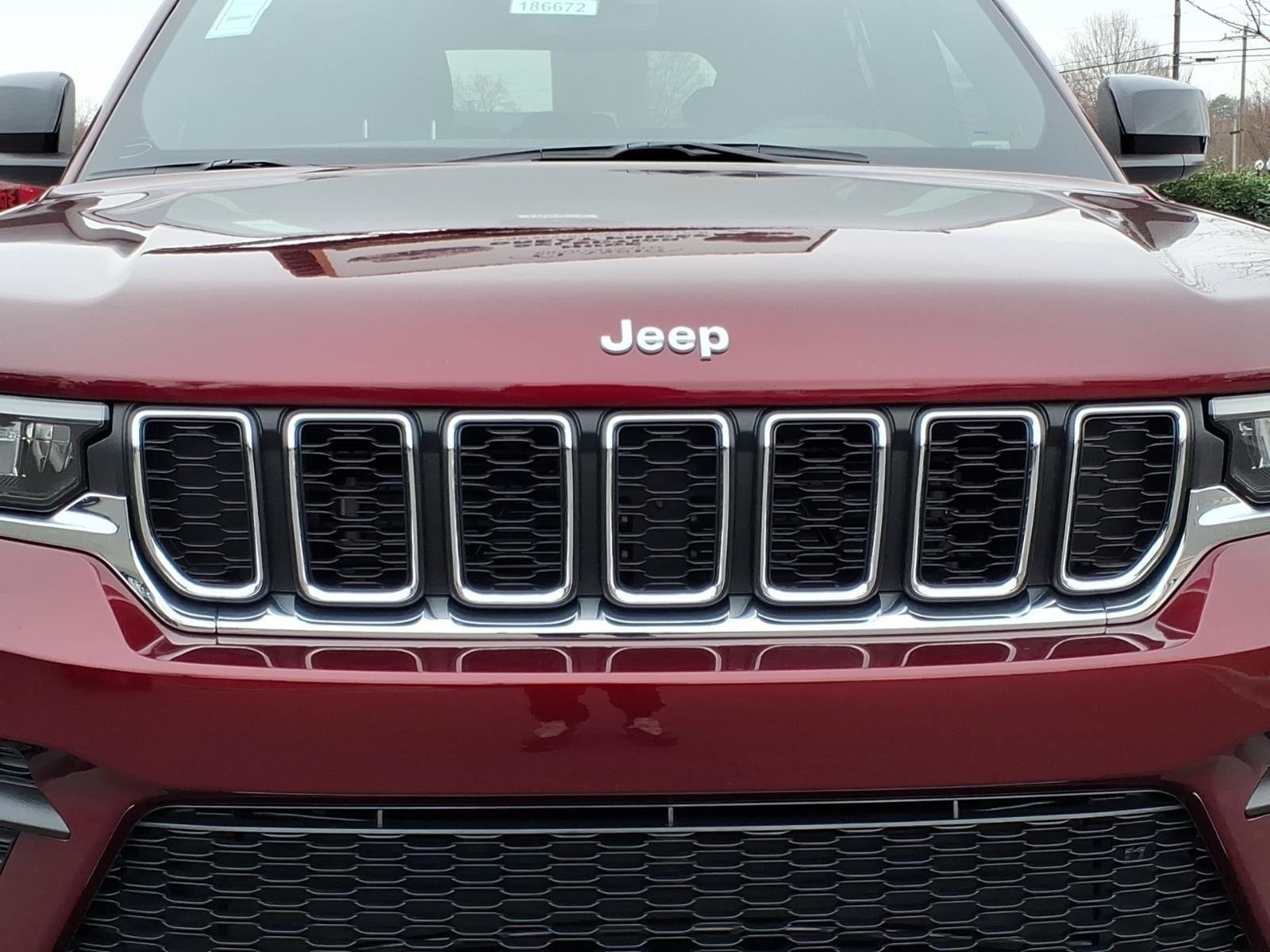 New 2026 Velvet Red Pearl-Coat Exterior Paint Jeep Laredo image 15
