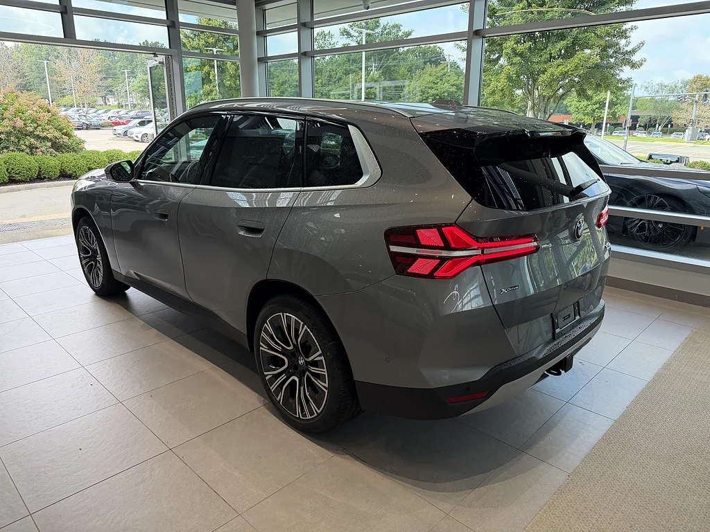 New 2026 Skyscraper Grey Metallic BMW 30 xDrive image 4