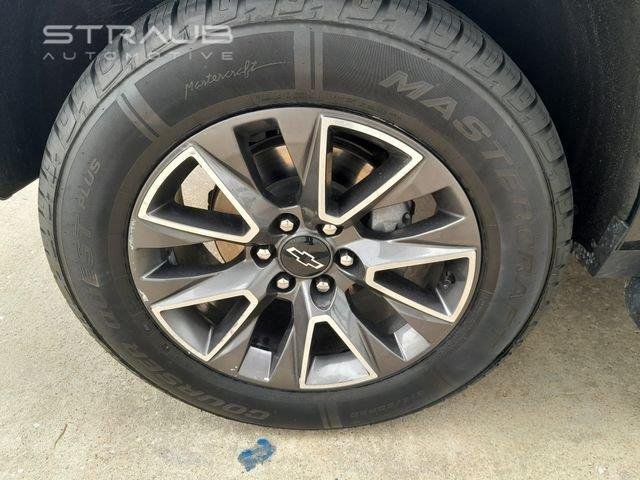 Used 2024 Black Chevrolet Z71 image 9