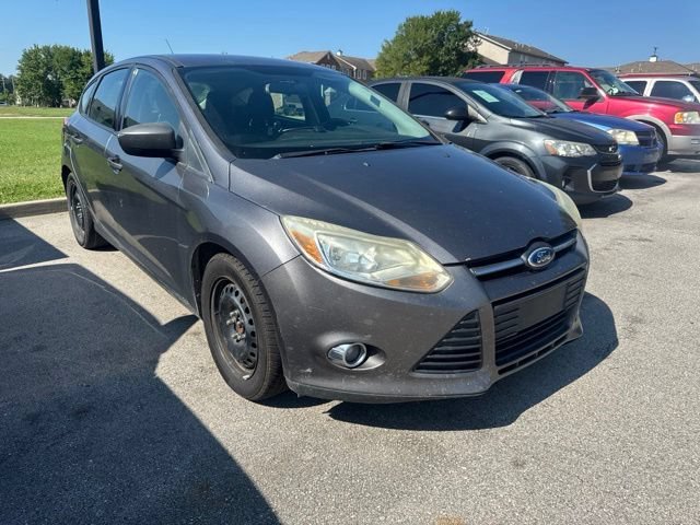 Used 2012 Grey Ford SE image 1