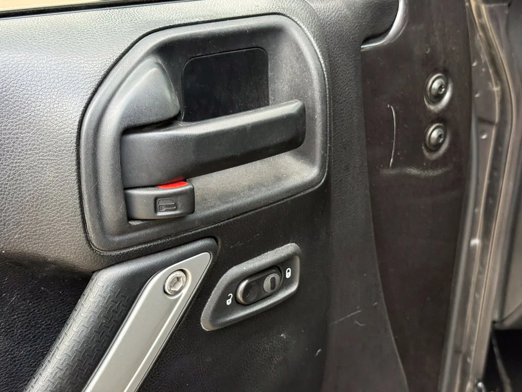 Used 2014 Gray Jeep Unlimited Sahara image 11