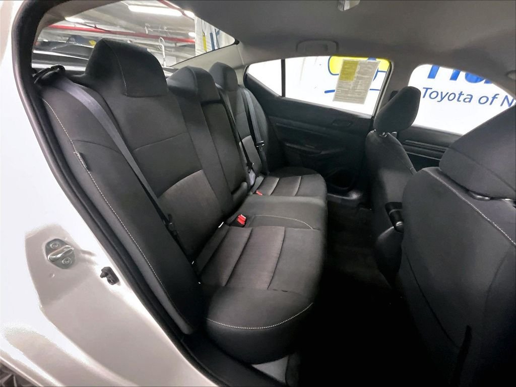 Used 2025 White Nissan 2.5 SV image 16