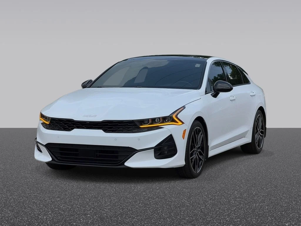 Used 2023 White Kia GT image 2