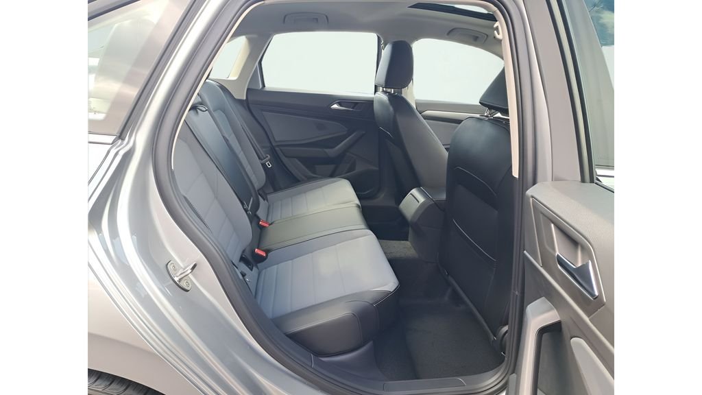 New 2026 Silver Volkswagen 1.5T SE image 13