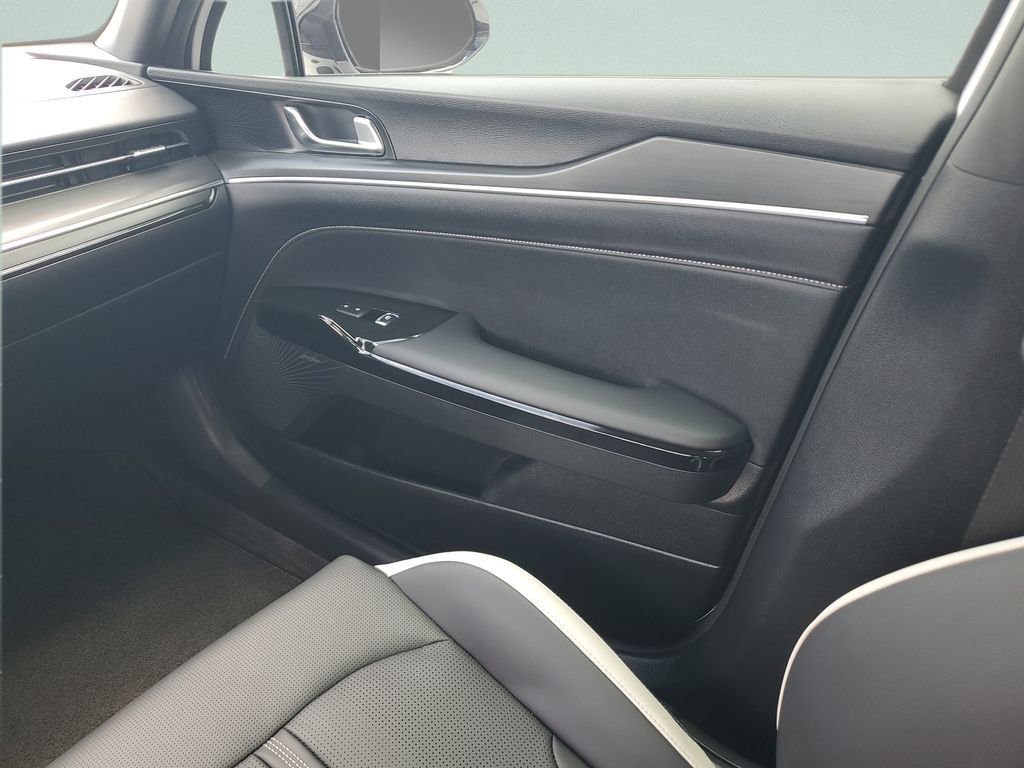 Certified Used 2026 White Kia GT-Line image 13