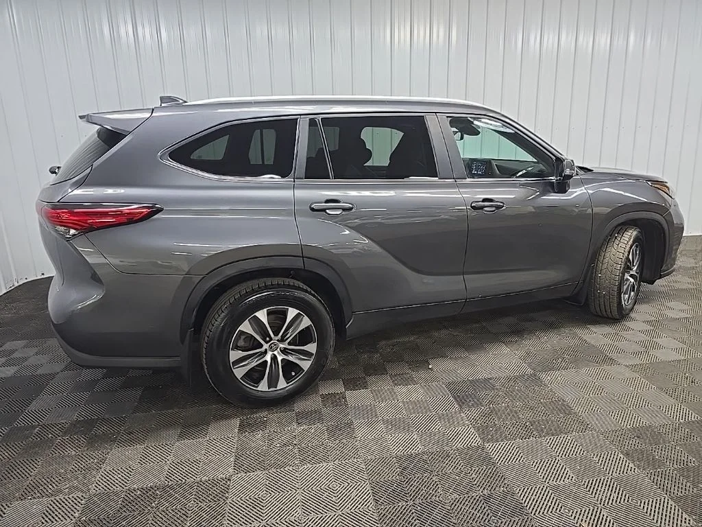 Used 2023 Gray Toyota XLE image 3