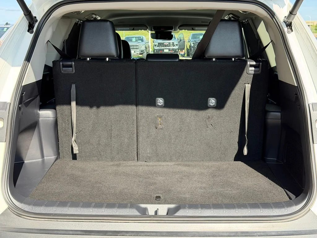 Used 2025 Beige Toyota XLE image 9
