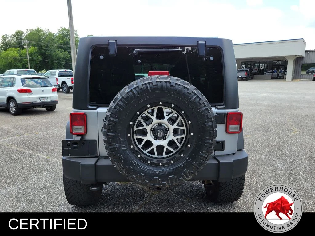 Used 2016 Silver Jeep Unlimited Sport image 5