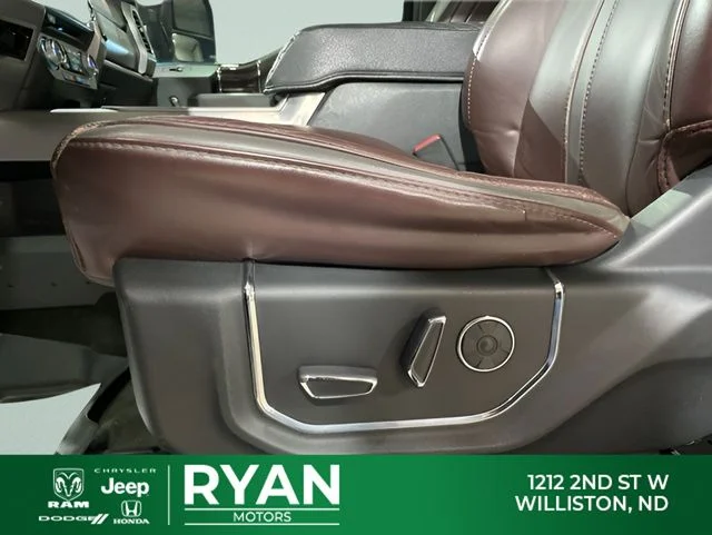 Used 2017 Black Ford Platinum image 26
