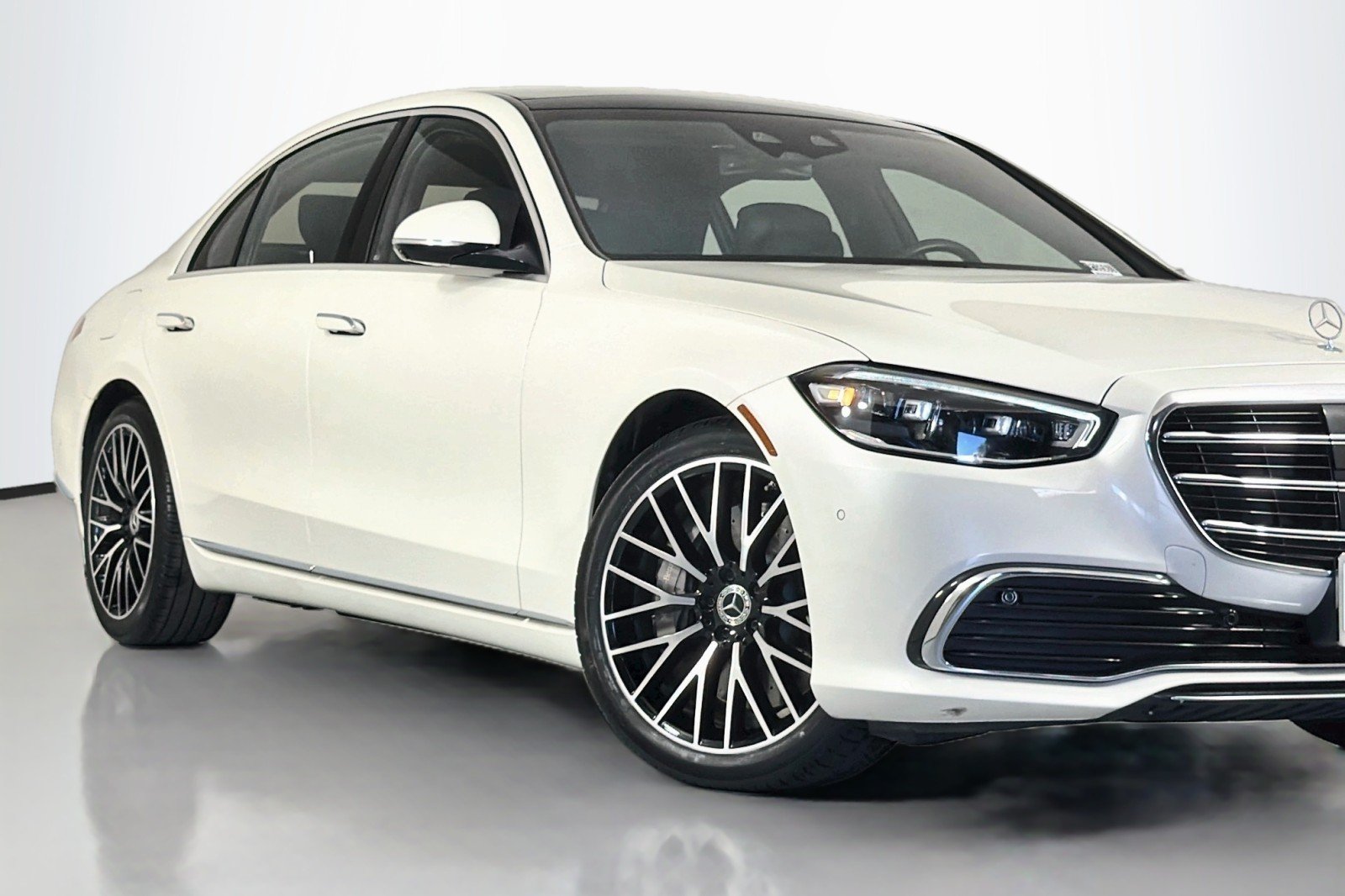 Certified Used 2023 MANUFAKTUR Diamond White Mercedes-Benz S 500 image 15
