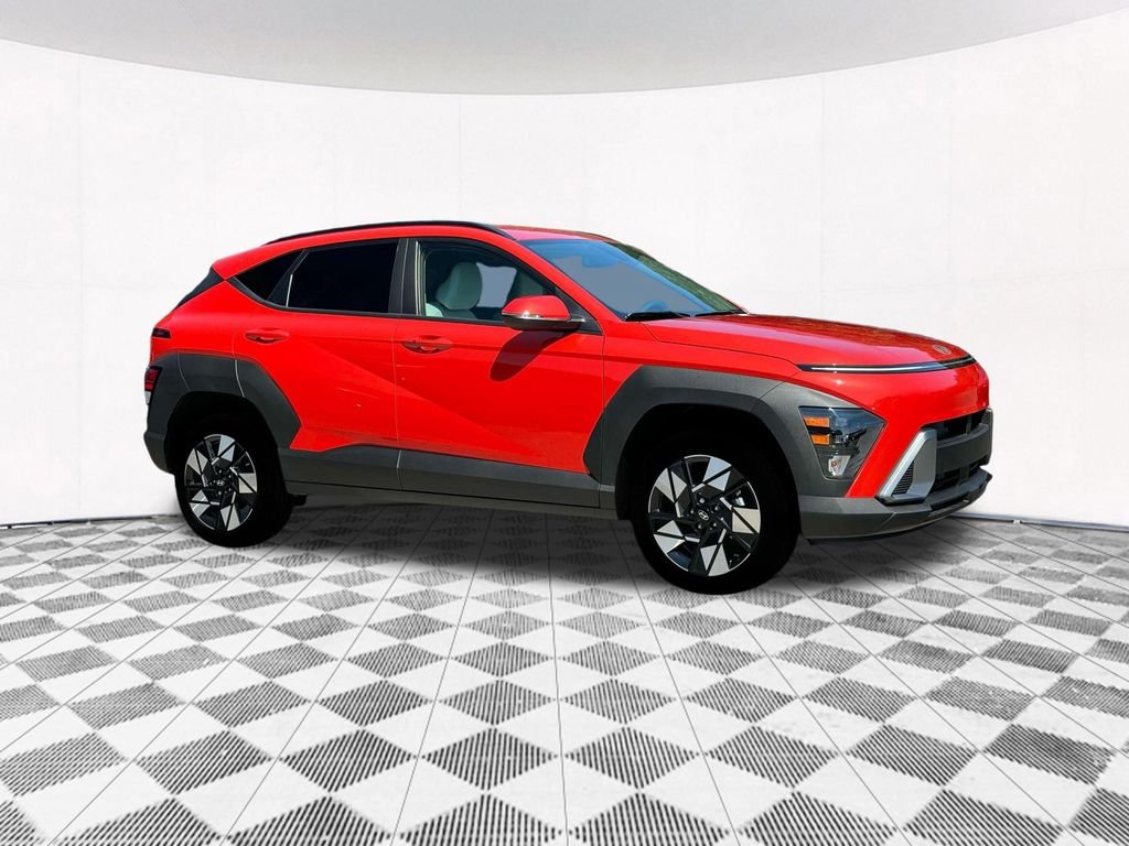 2025 Hyundai Kona SEL - Photo 16