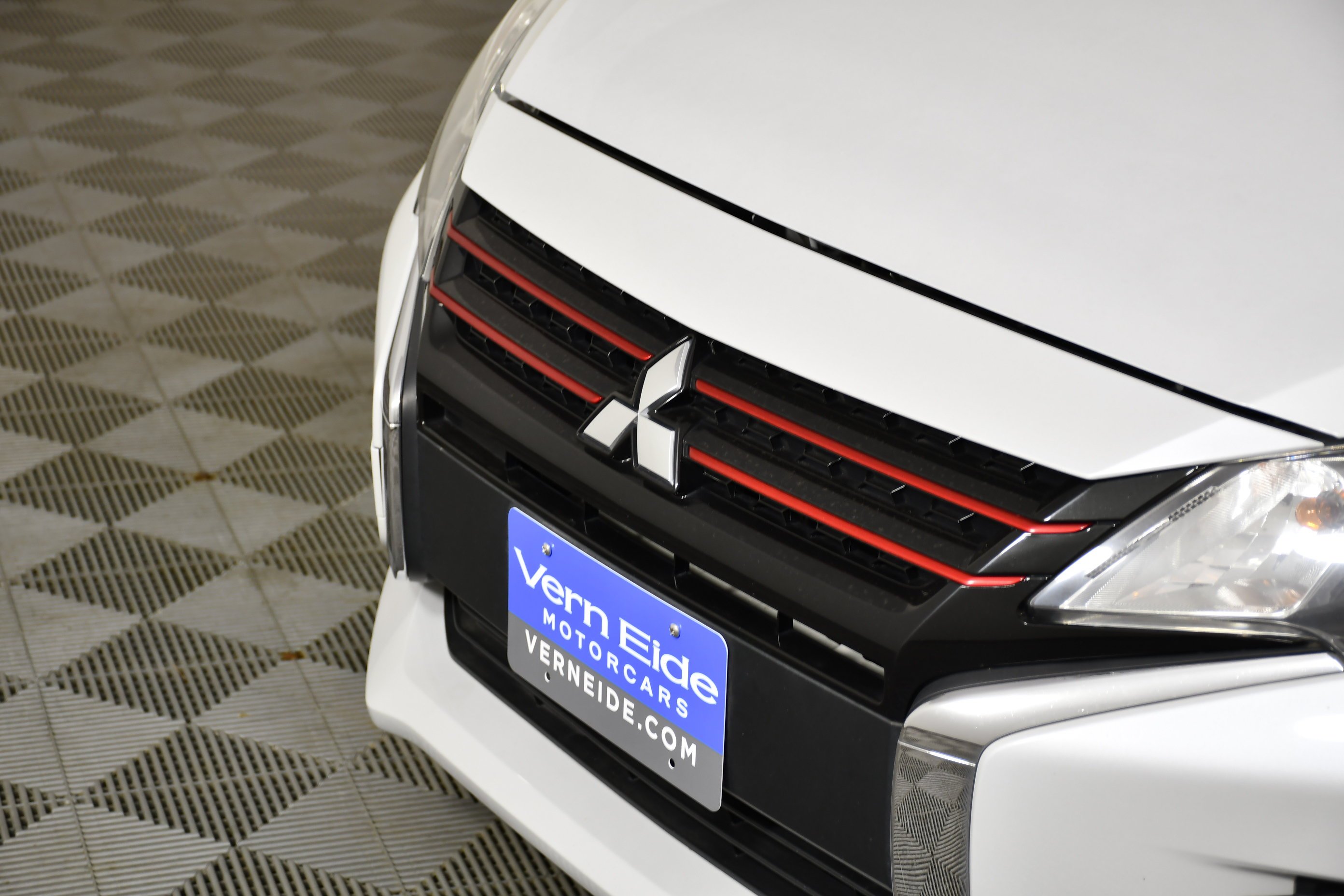 Used 2022 White Mitsubishi Black Edition image 11