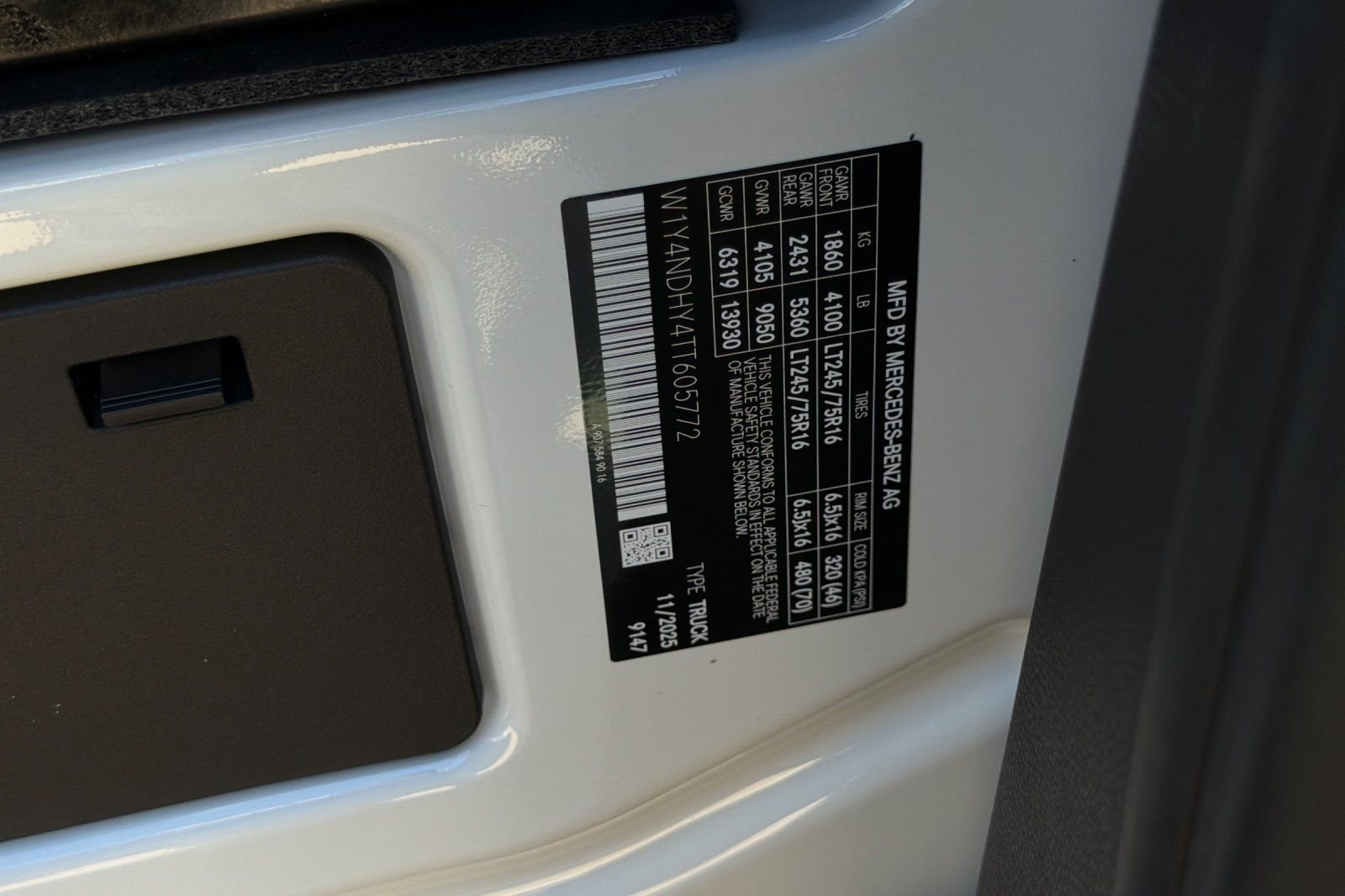 New 2026 Arctic White Mercedes-Benz Cargo 170 WB image 33