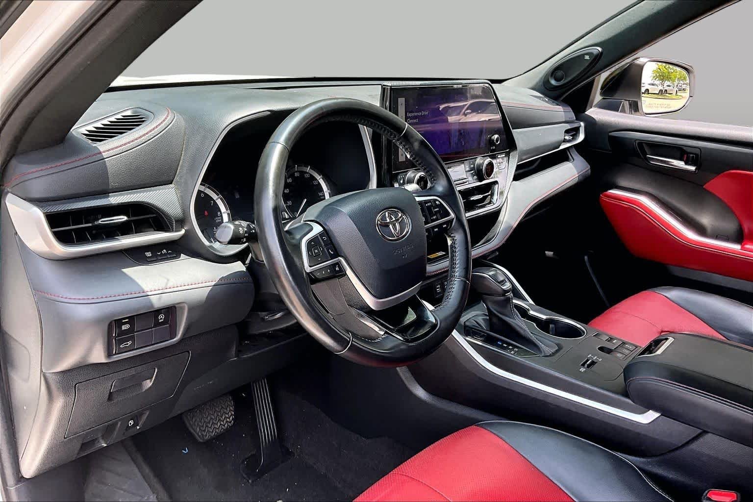Used 2023 Wind Chill Pearl Toyota XSE image 16