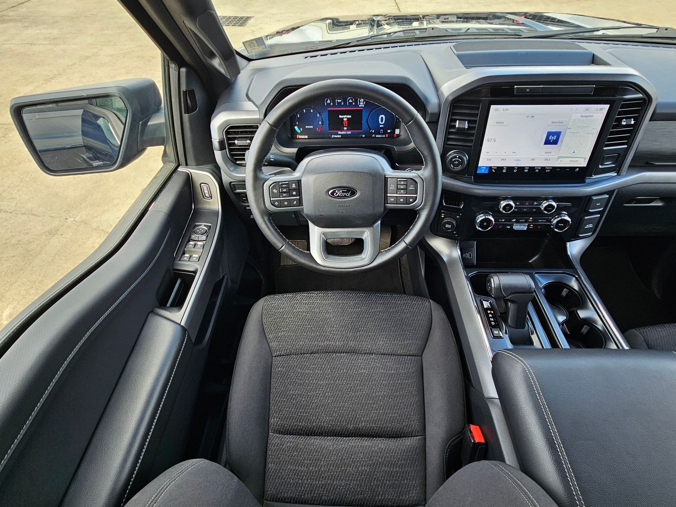 Used 2025 Blue Ford XLT image 26