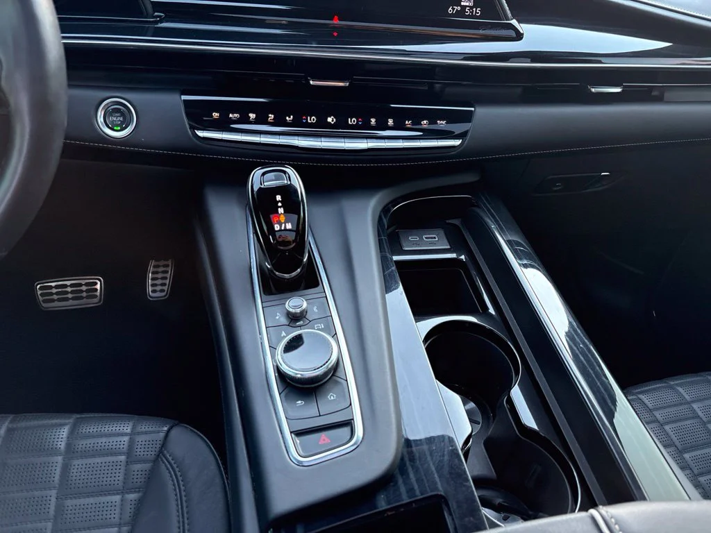 Used 2024 White Cadillac V-Series image 16