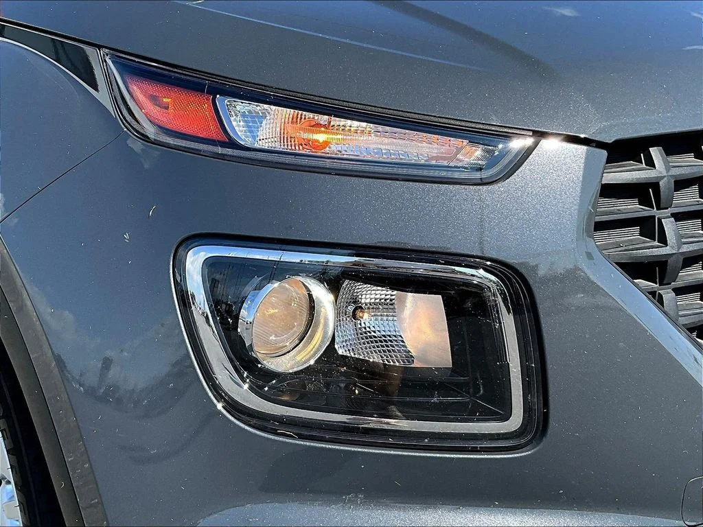Certified Used 2023 Gray Hyundai SE image 27