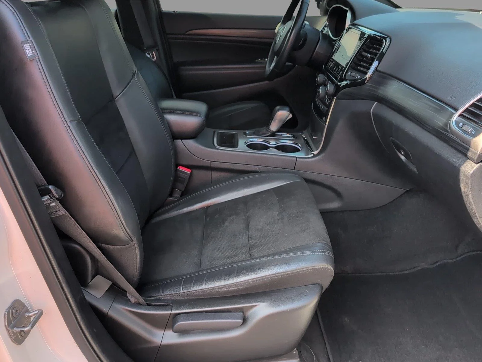 Used 2022 Bright White Clearcoat Jeep Laredo X image 39