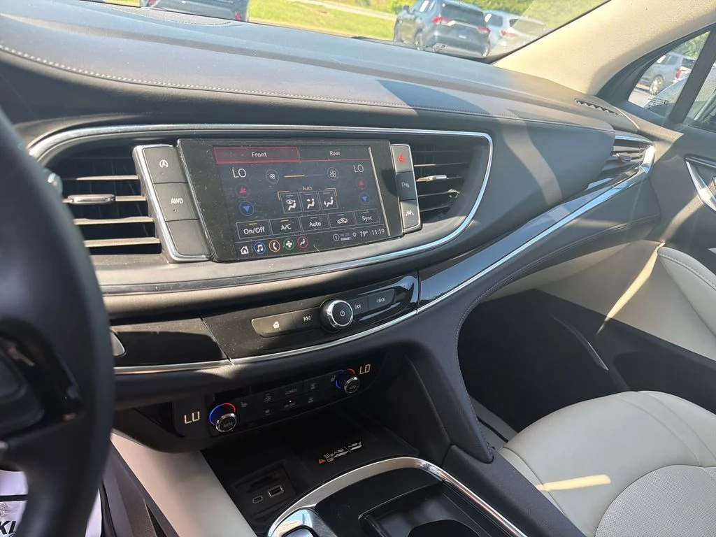 Used 2023 Green Buick Essence image 19