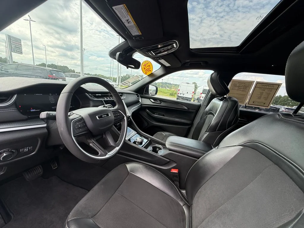Used 2024 Silver Jeep Altitude X image 20