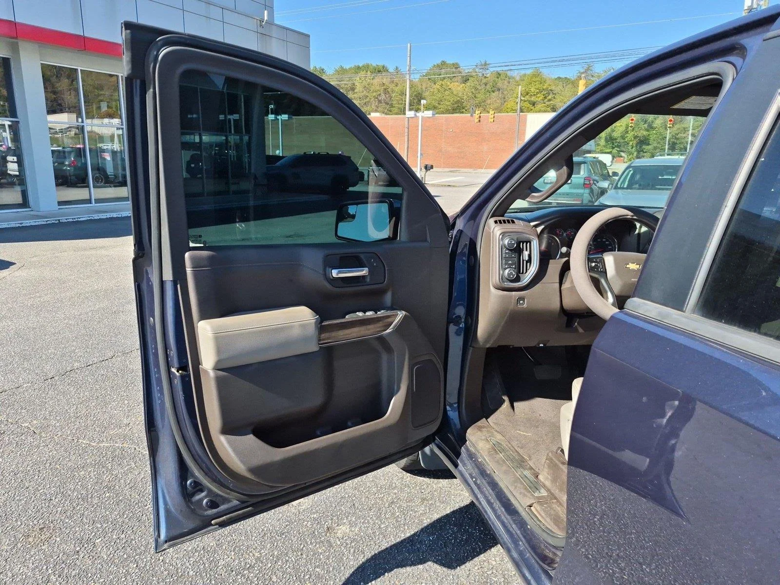 Used 2021 Northsky Blue Metallic Chevrolet LT image 14
