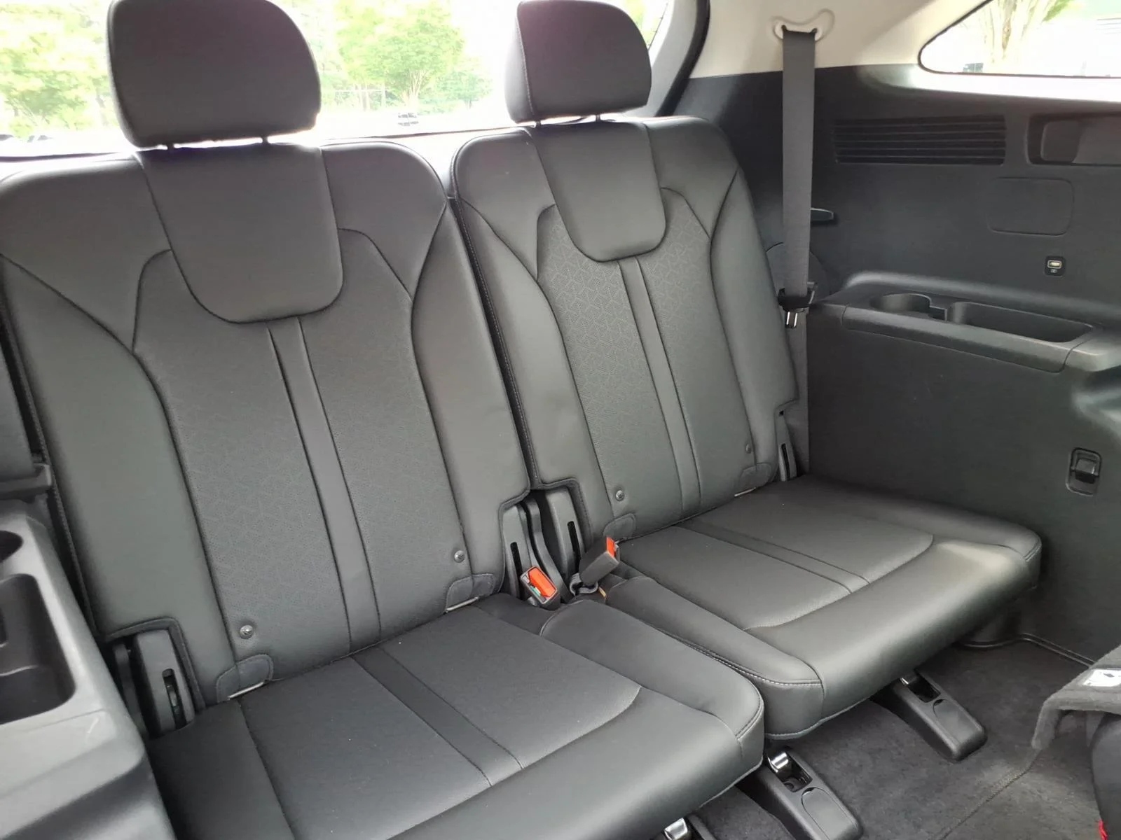 Used 2023 Glacial White Pearl Kia SX image 29
