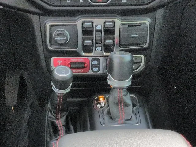 Used 2022 White Jeep Rubicon image 19