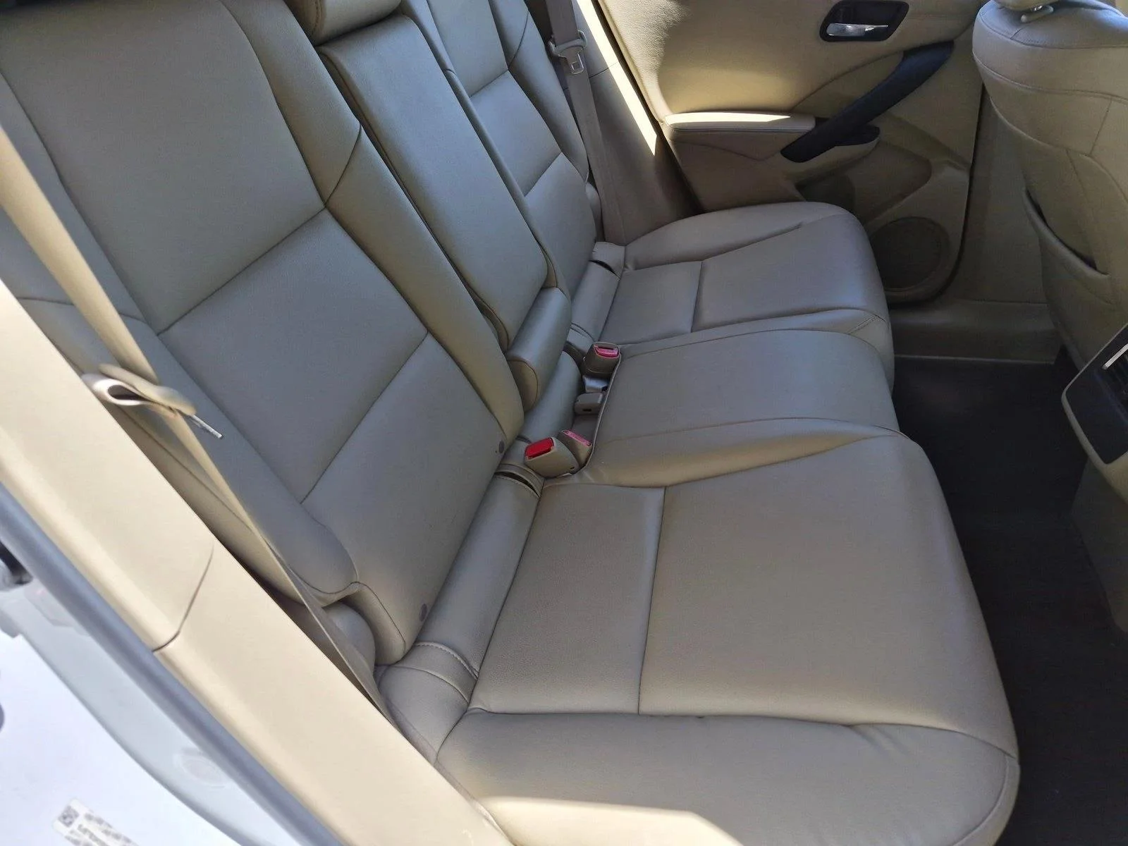 Used 2017 White Diamond Pear Acura  image 19