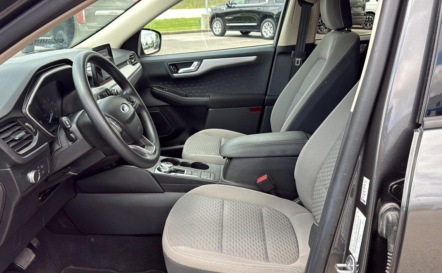 Used 2020 Magnetic Ford SE image 9