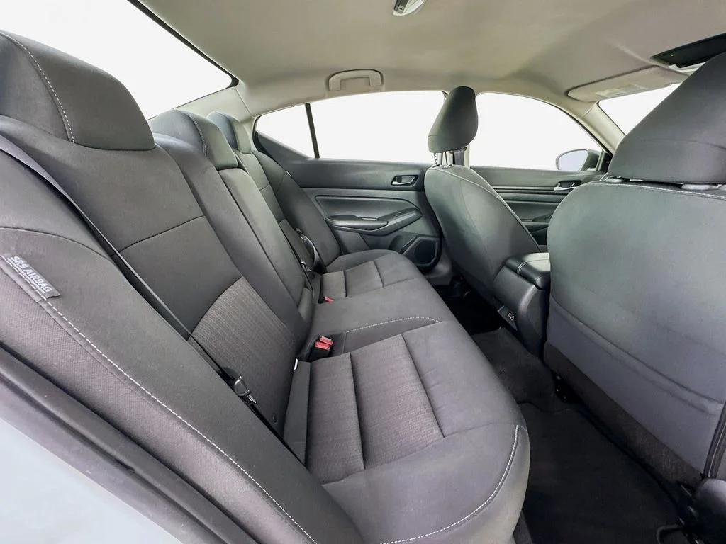 Used 2025 Glacier White Nissan 2.5 SV image 31