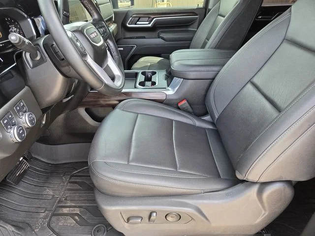 Used 2025 Silver GMC SLT image 26