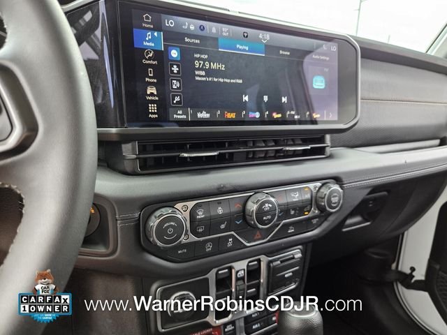 Used 2025 White Jeep Mojave image 24