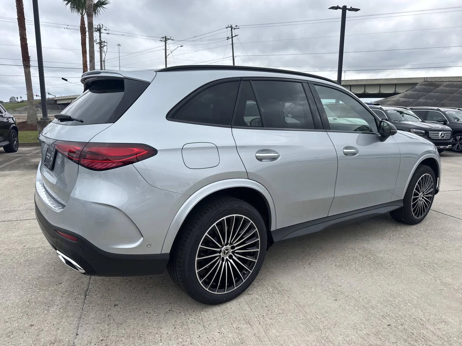 New 2026 Silver Mercedes-Benz GLC 300 image 4