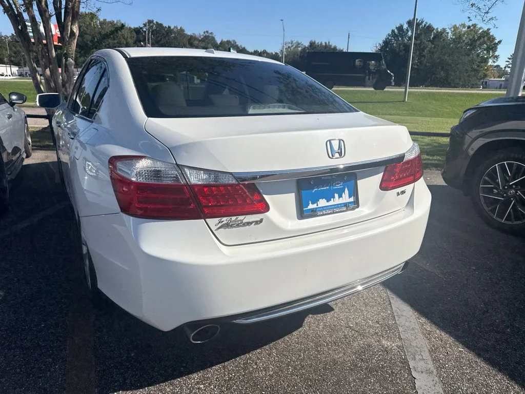 Used 2013 White Orchid Pearl Honda EX-L image 6