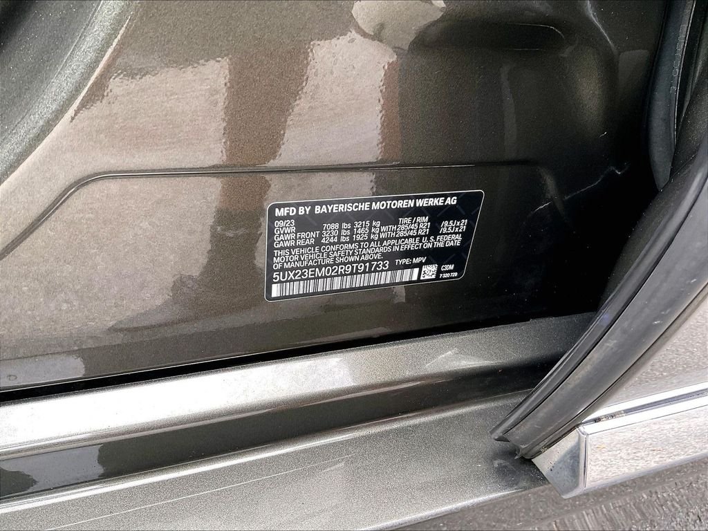 Used 2024 Green BMW xDrive40i image 35